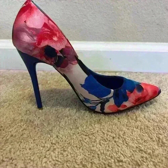 Blue and Red heels - Picture 4 of 4